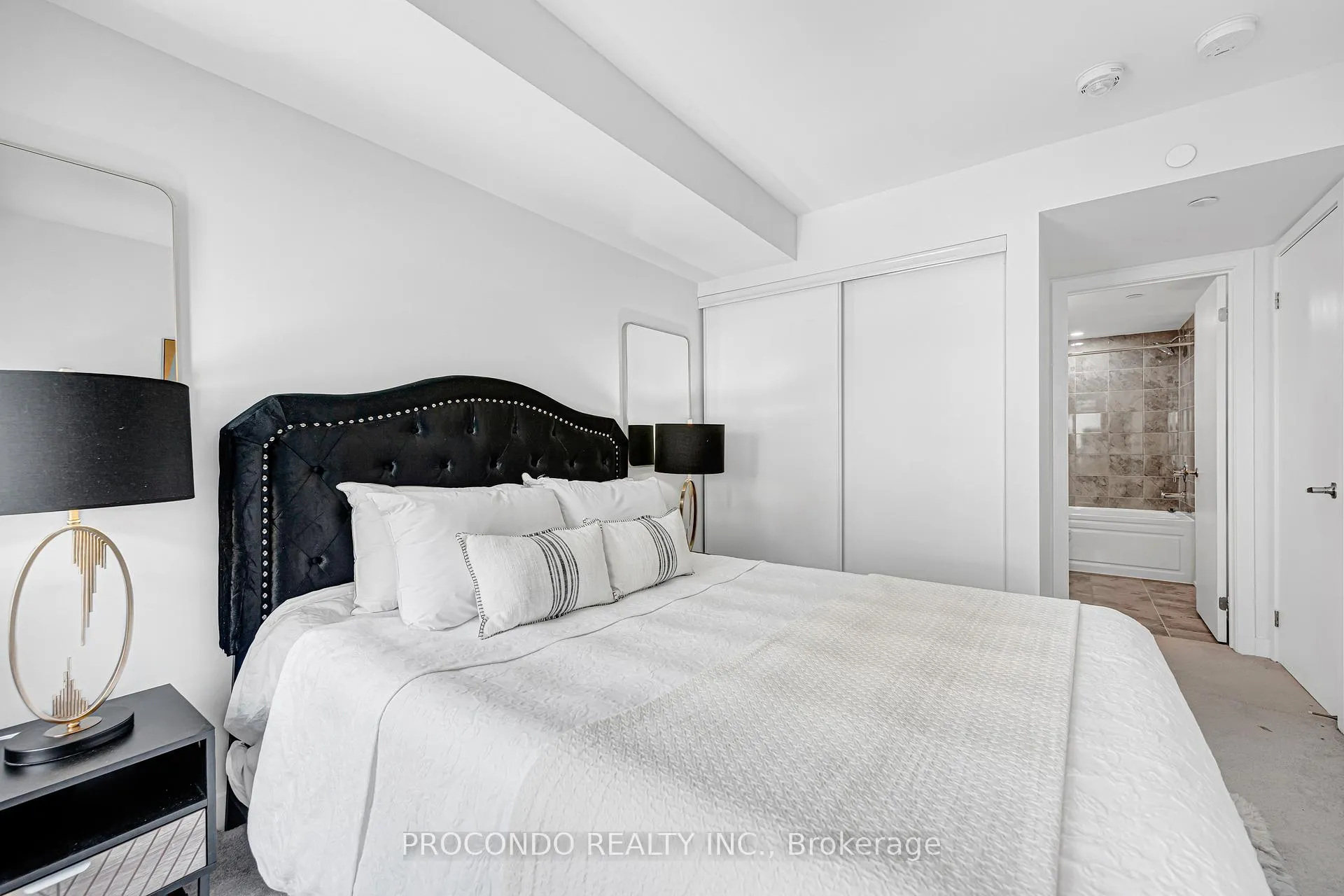 Photo 22 of Unit Unit 3, 3560 Colonial Drive, Mississauga, Erin Mills — HOMEH