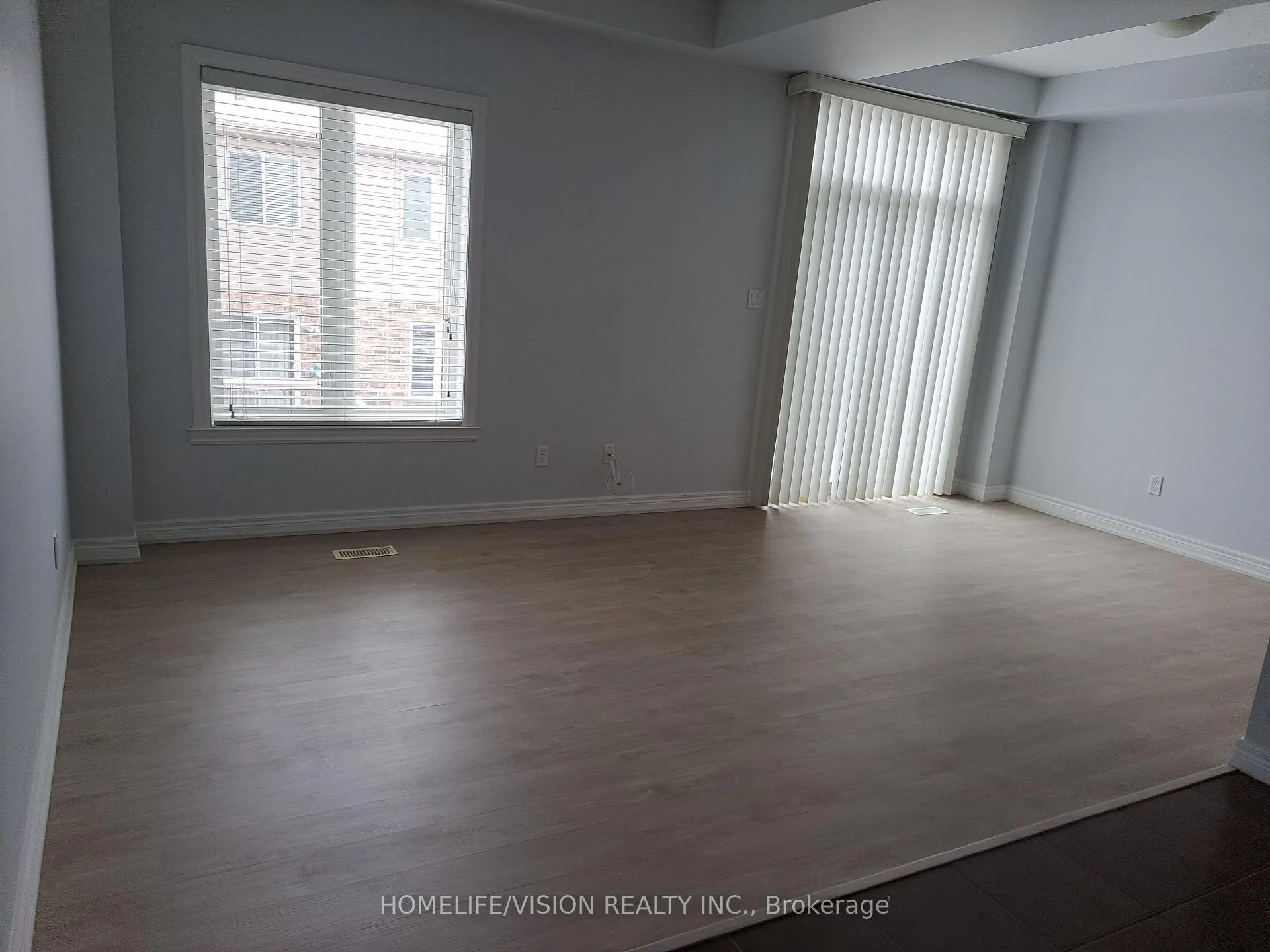 Photo 3 of Unit Upper Level, 98 Highgate Drive, Hamilton, Stoney Creek Mountain — HOMEH
