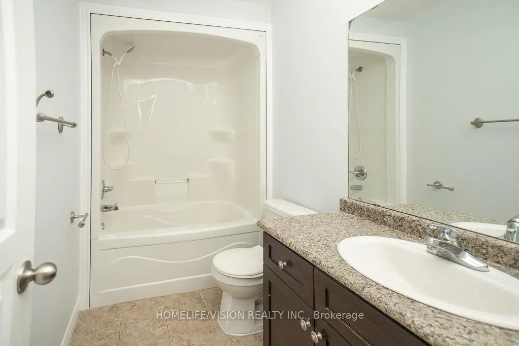 Photo 11 of Unit Upper Level, 98 Highgate Drive, Hamilton, Stoney Creek Mountain — HOMEH
