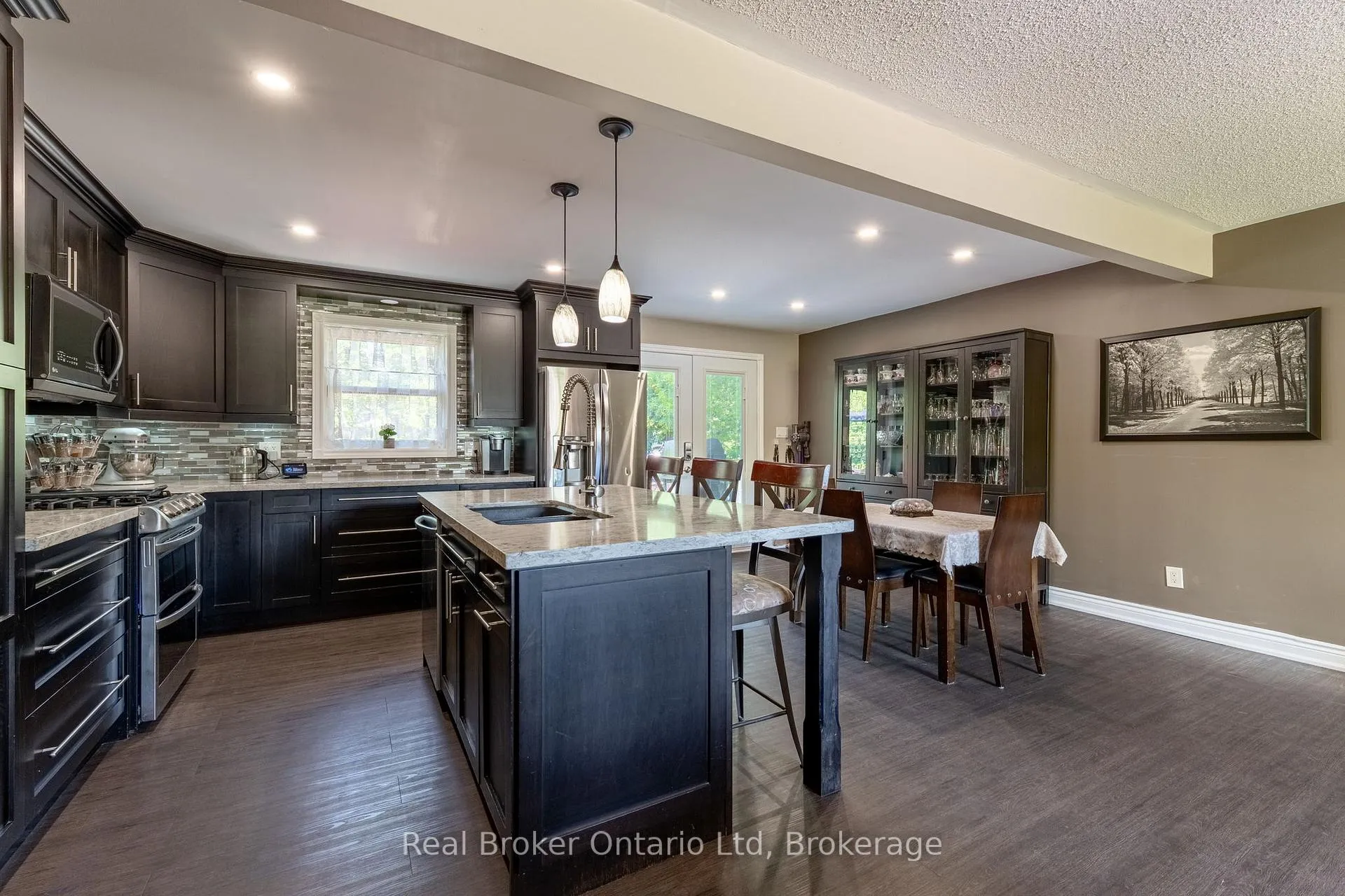 Photo 4 of 1032 Cameron Street, Innisfil, Rural Innisfil — HOMEH