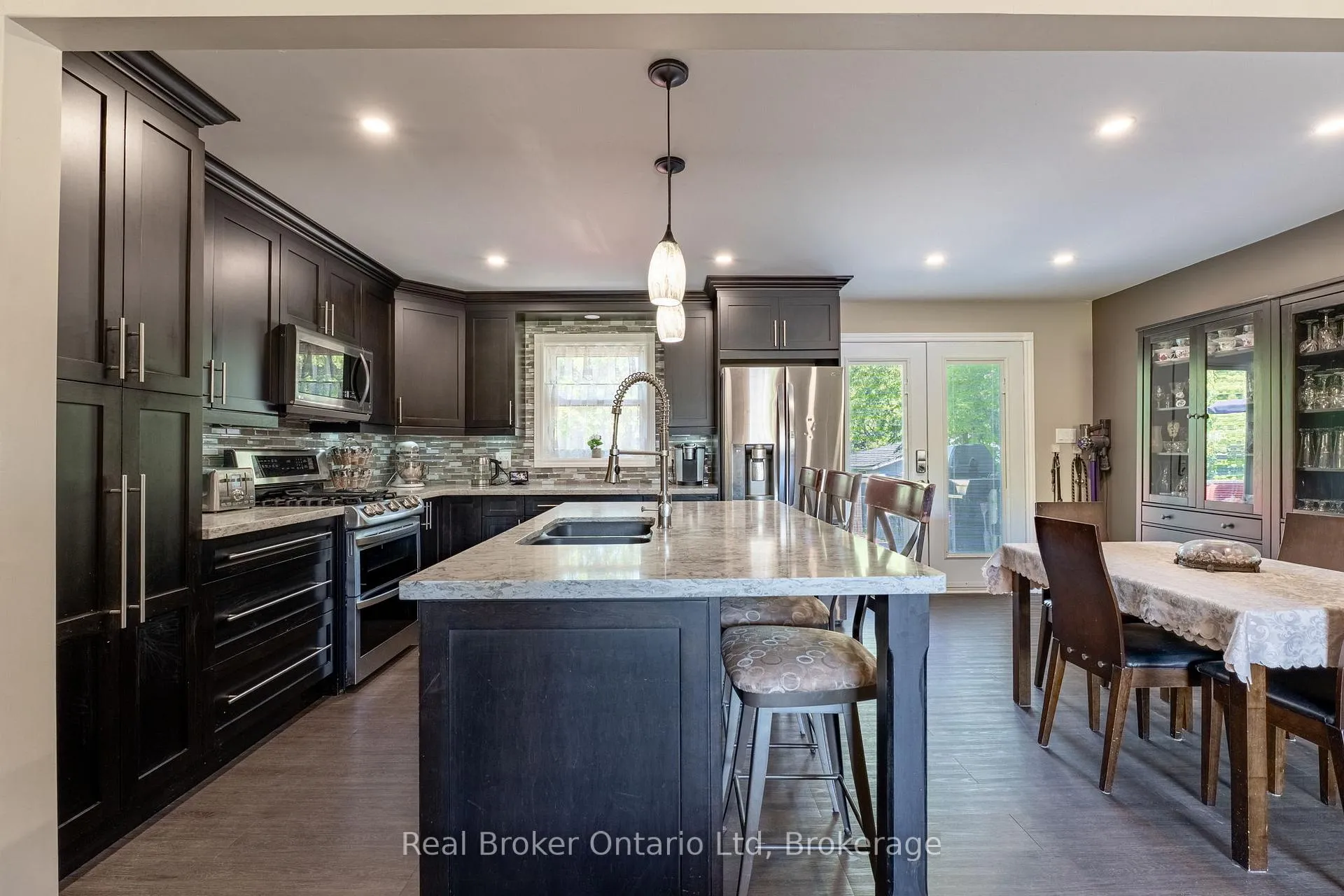 Photo 5 of 1032 Cameron Street, Innisfil, Rural Innisfil — HOMEH