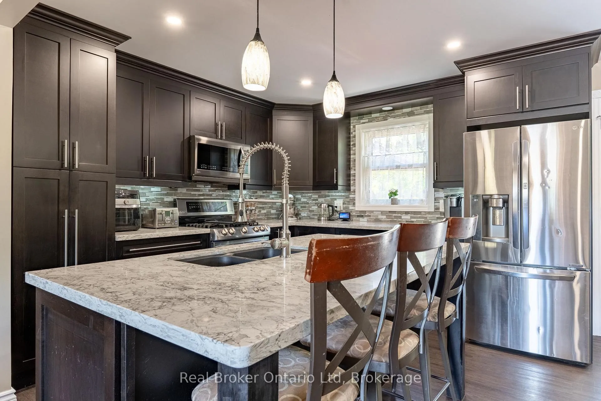 Photo 7 of 1032 Cameron Street, Innisfil, Rural Innisfil — HOMEH