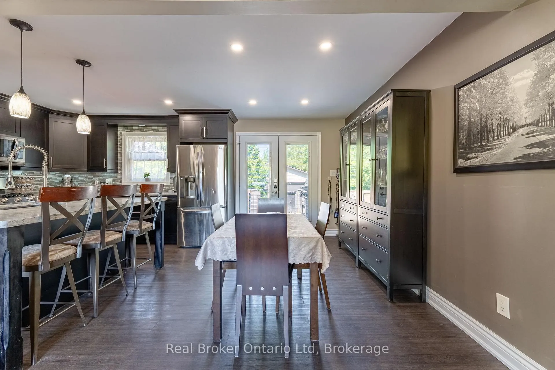 Photo 8 of 1032 Cameron Street, Innisfil, Rural Innisfil — HOMEH