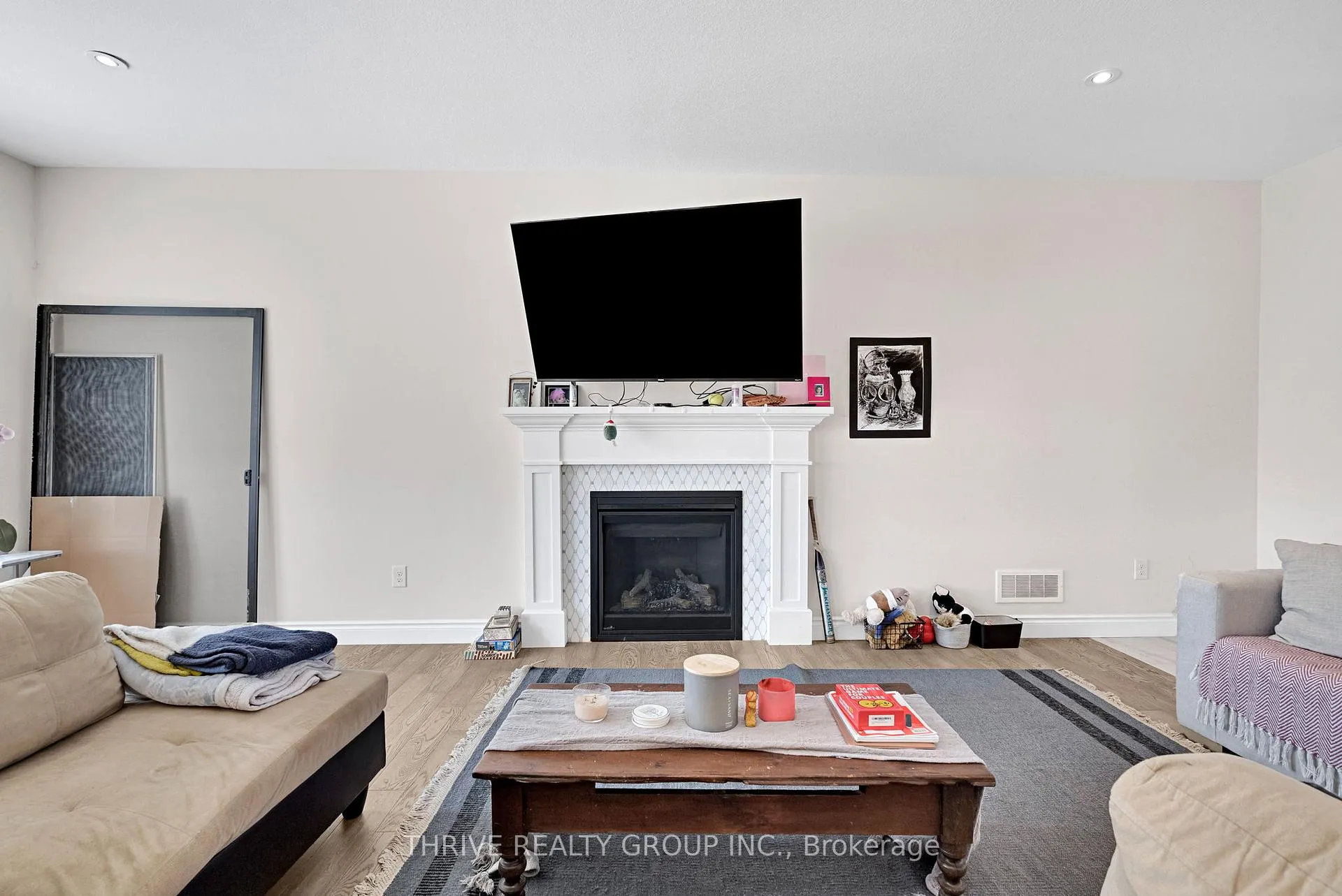 Photo 7 of 1011 Riverbend Road, London, South A — HOMEH