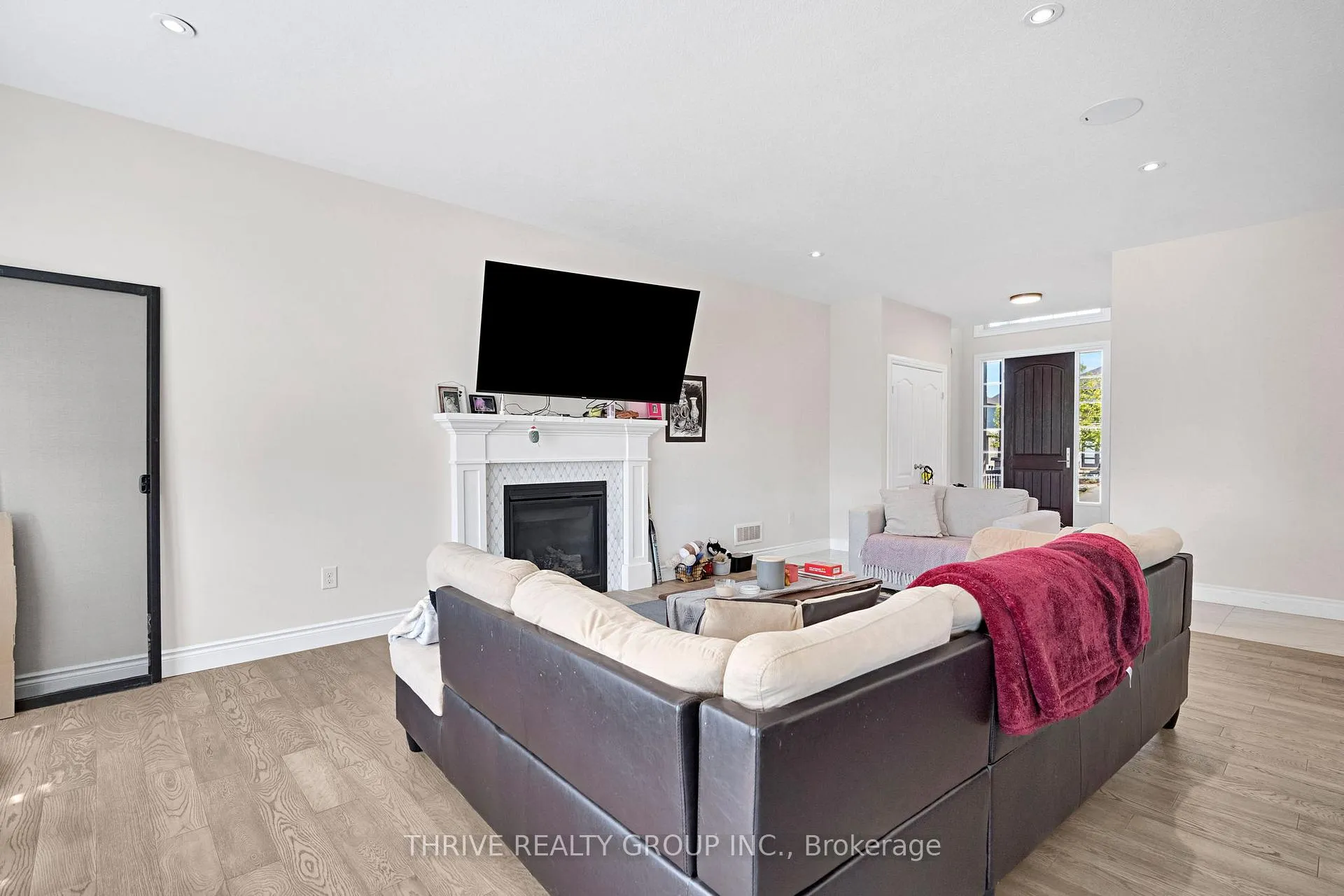 Photo 8 of 1011 Riverbend Road, London, South A — HOMEH