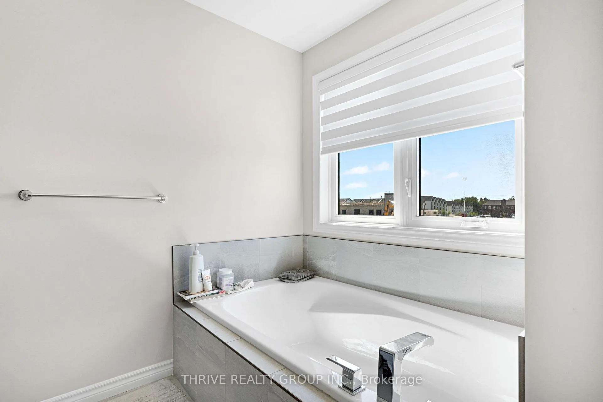 Photo 18 of 1011 Riverbend Road, London, South A — HOMEH