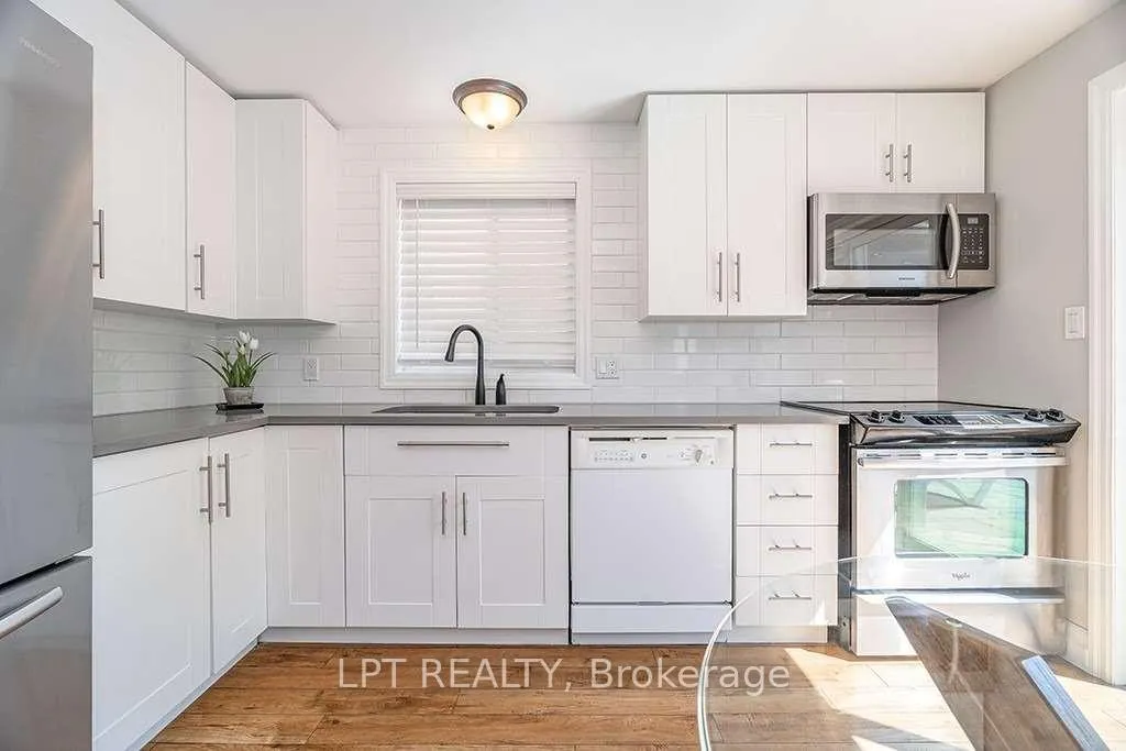 Photo 4 of 35 Clute Crescent, Barrie, Holly — HOMEH