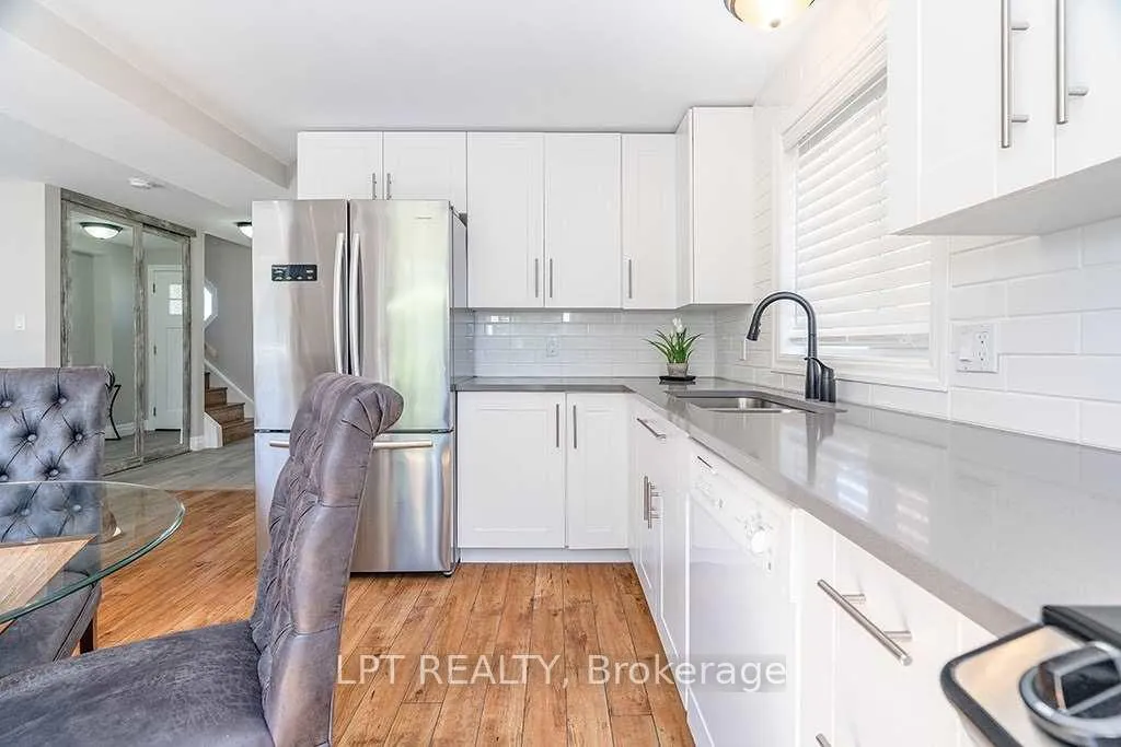 Photo 5 of 35 Clute Crescent, Barrie, Holly — HOMEH
