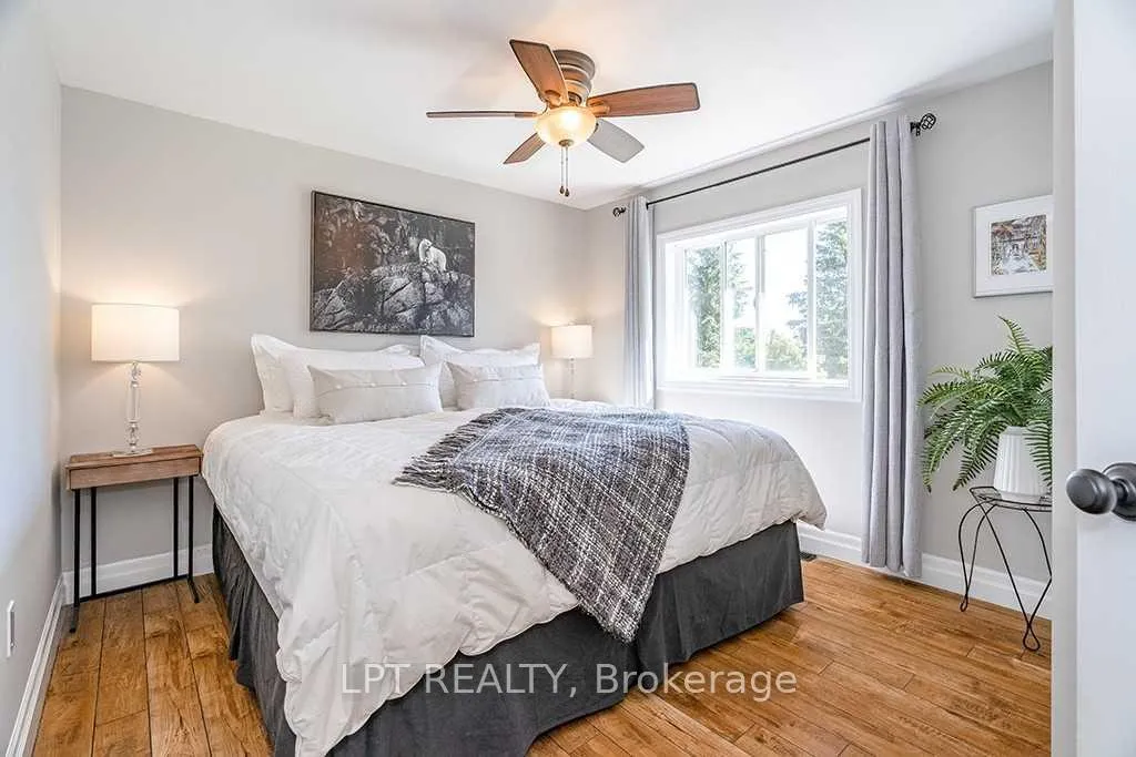 Photo 8 of 35 Clute Crescent, Barrie, Holly — HOMEH