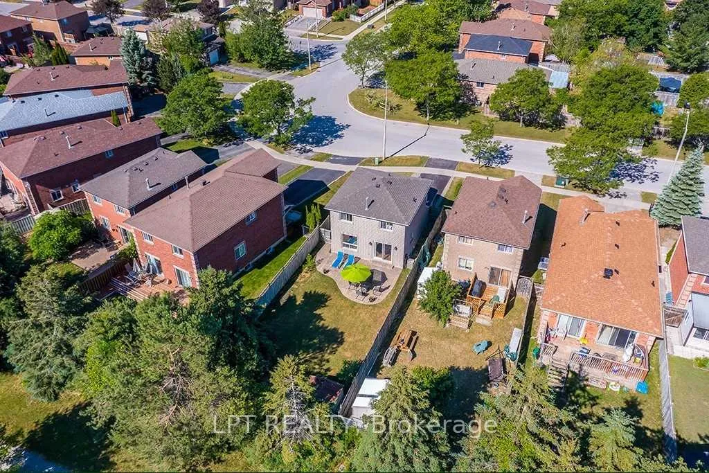 Photo 20 of 35 Clute Crescent, Barrie, Holly — HOMEH