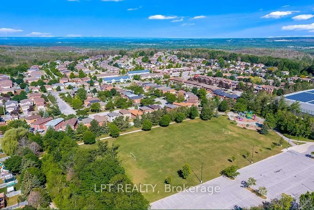 Photo 22 of 35 Clute Crescent, Barrie, Holly — HOMEH
