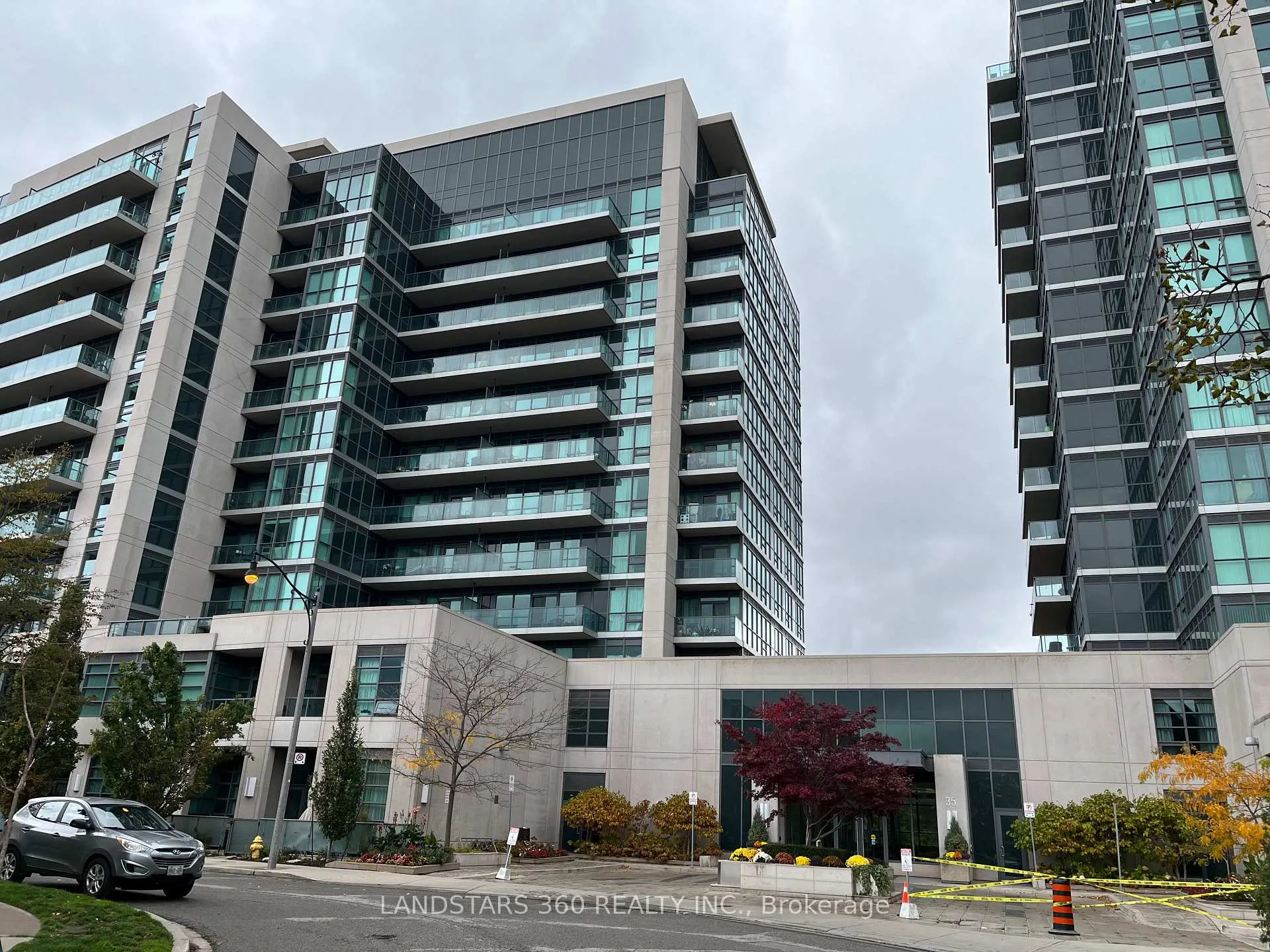 Photo 2 of Unit 1020, 35 Brian Peck Crescent, Toronto, Thorncliffe Park — HOMEH