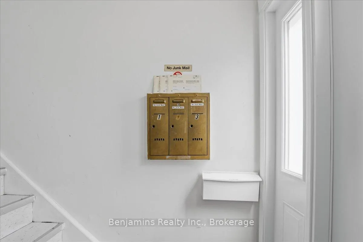 Photo 5 of 119 Regina Street N, Waterloo, Beechwood/University — HOMEH