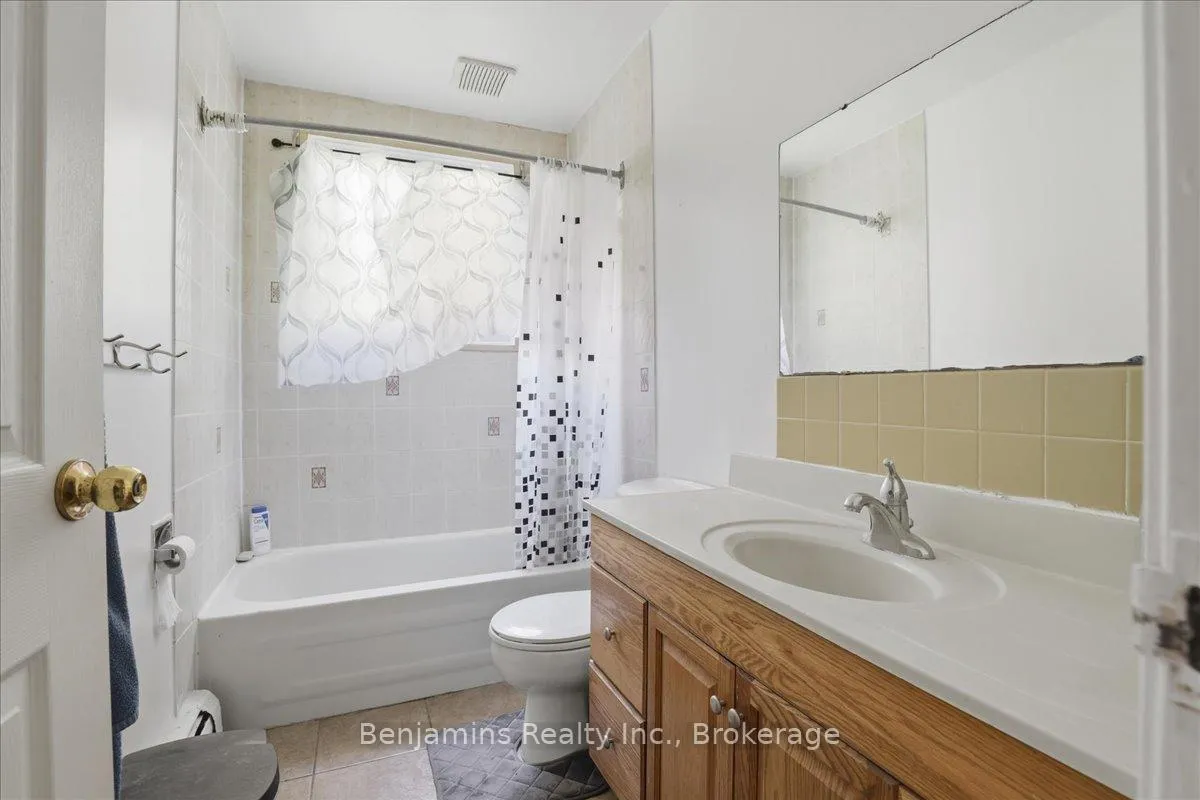 Photo 8 of 119 Regina Street N, Waterloo, Beechwood/University — HOMEH