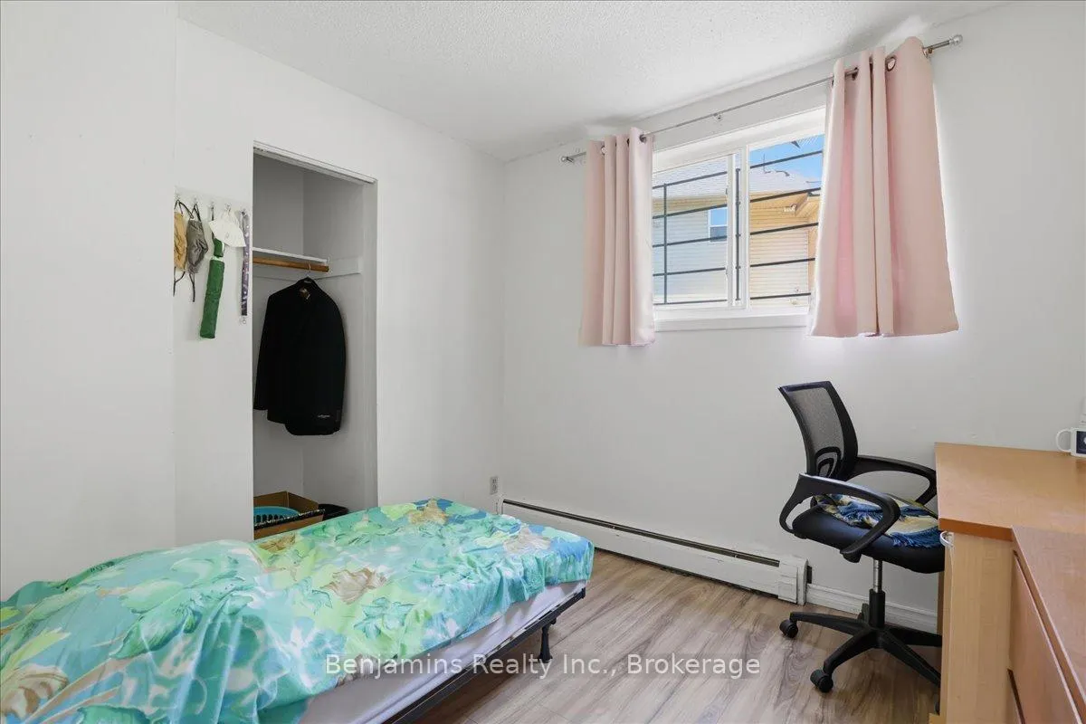 Photo 9 of 119 Regina Street N, Waterloo, Beechwood/University — HOMEH