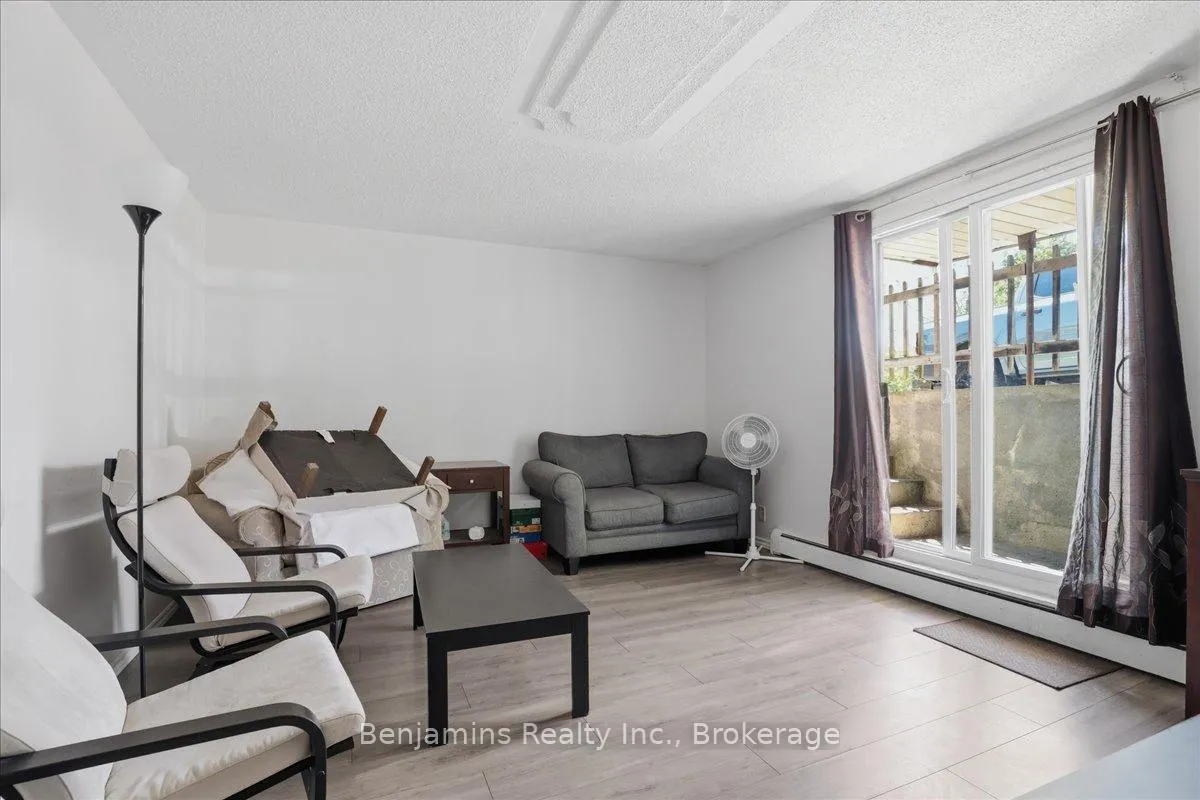 Photo 12 of 119 Regina Street N, Waterloo, Beechwood/University — HOMEH