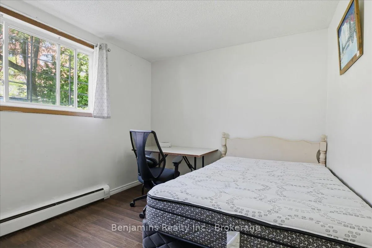 Photo 14 of 119 Regina Street N, Waterloo, Beechwood/University — HOMEH