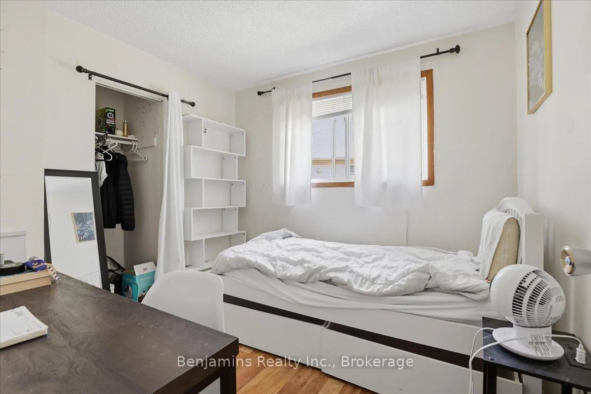 Photo 17 of 119 Regina Street N, Waterloo, Beechwood/University — HOMEH