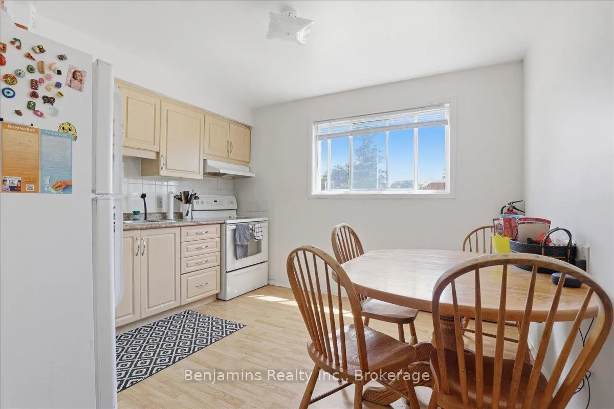 Photo 18 of 119 Regina Street N, Waterloo, Beechwood/University — HOMEH