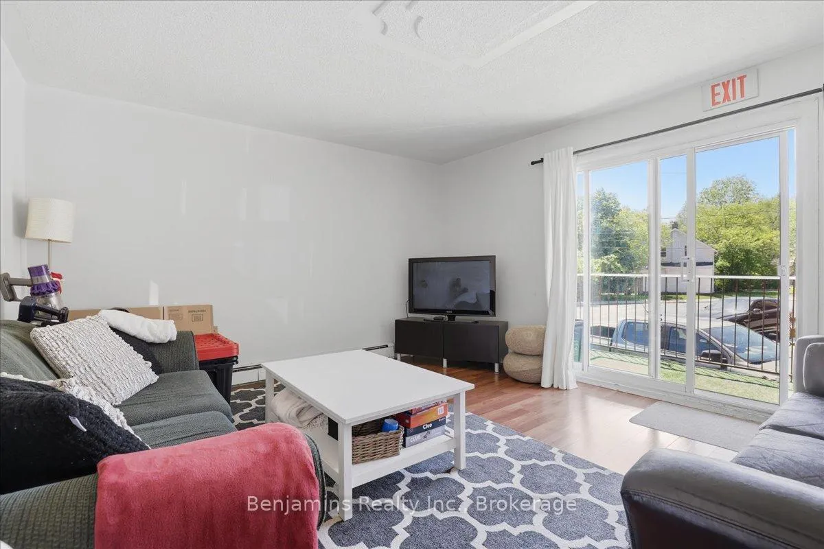 Photo 20 of 119 Regina Street N, Waterloo, Beechwood/University — HOMEH