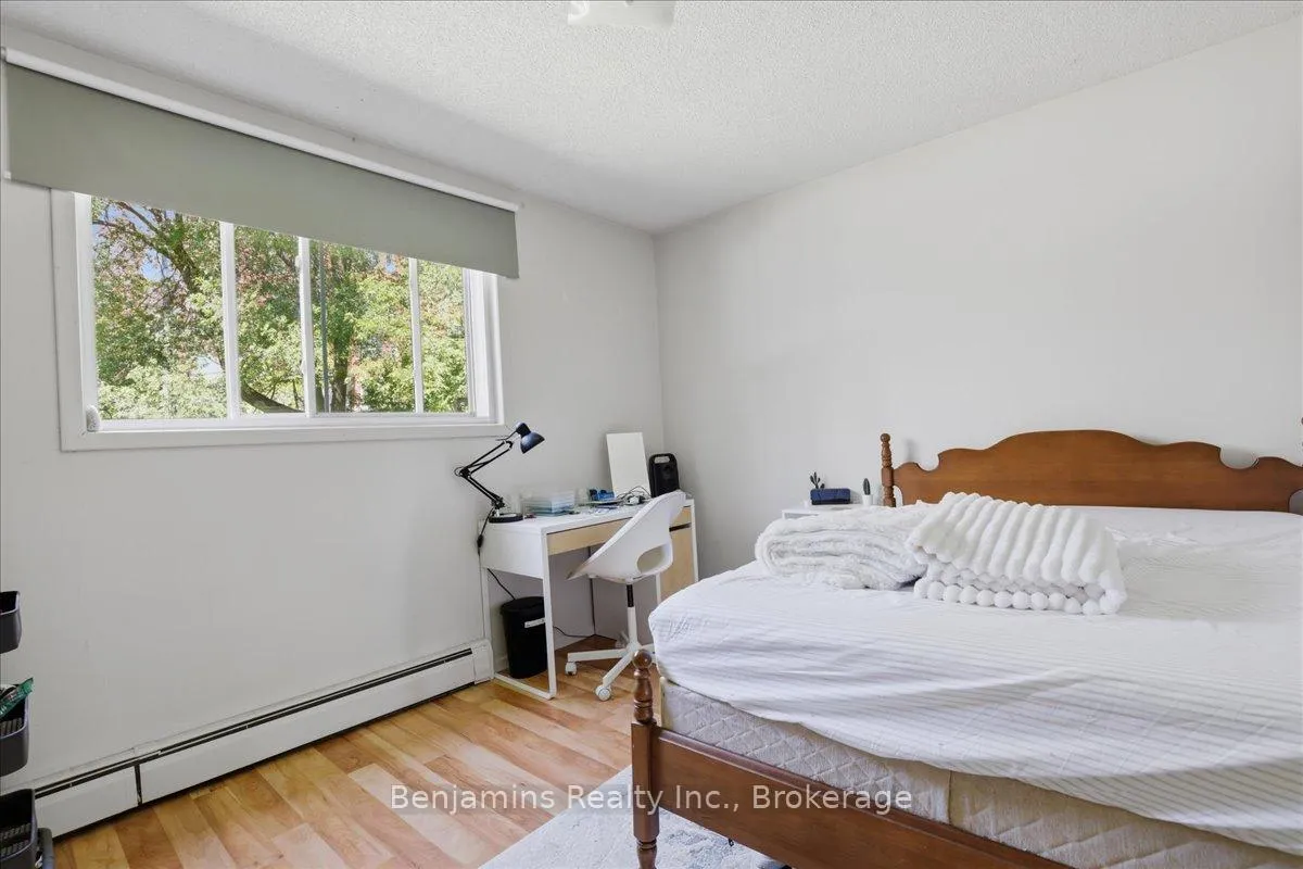 Photo 23 of 119 Regina Street N, Waterloo, Beechwood/University — HOMEH