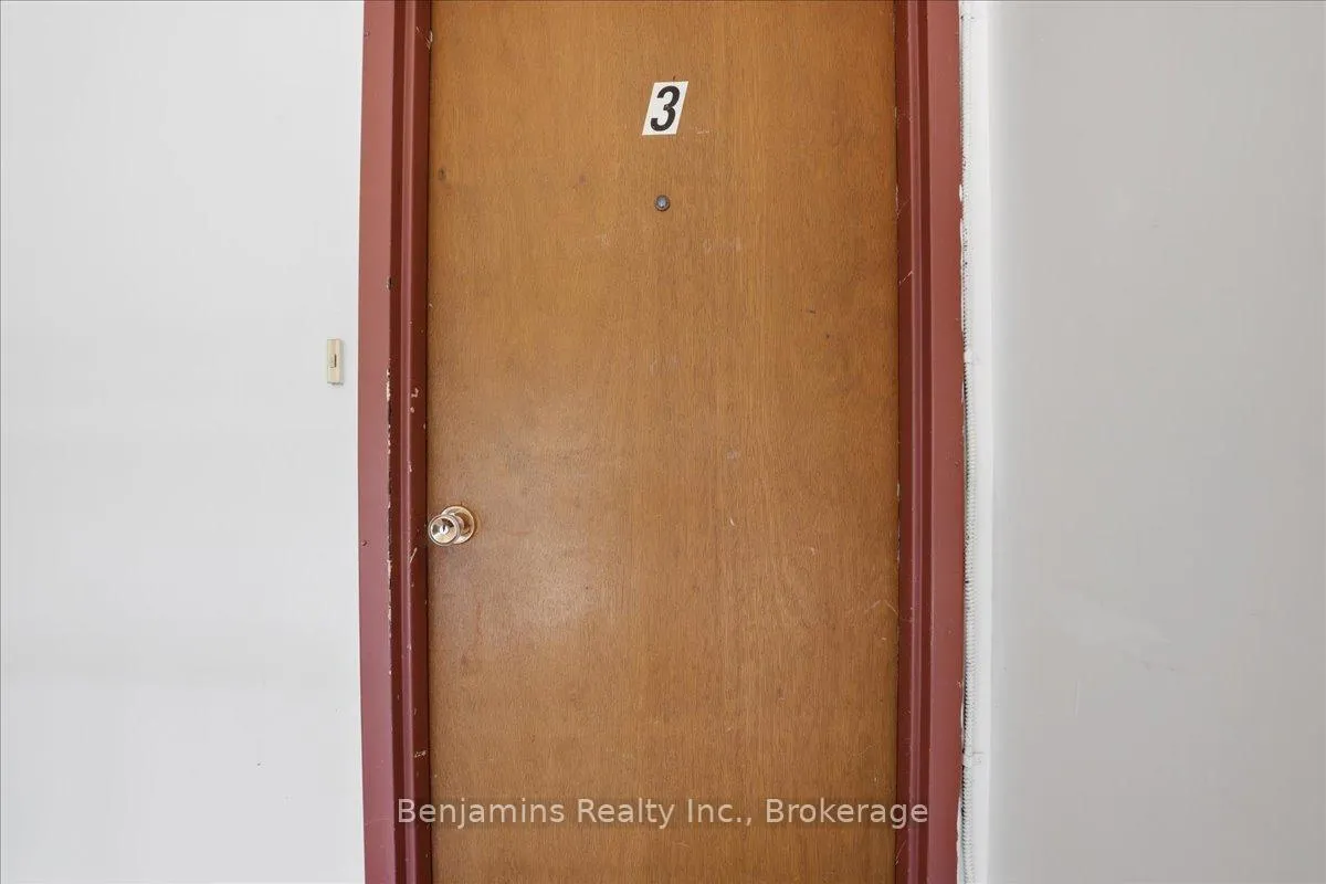 Photo 25 of 119 Regina Street N, Waterloo, Beechwood/University — HOMEH