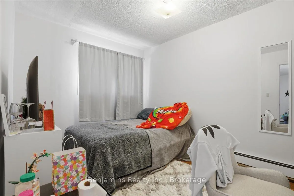 Photo 32 of 119 Regina Street N, Waterloo, Beechwood/University — HOMEH