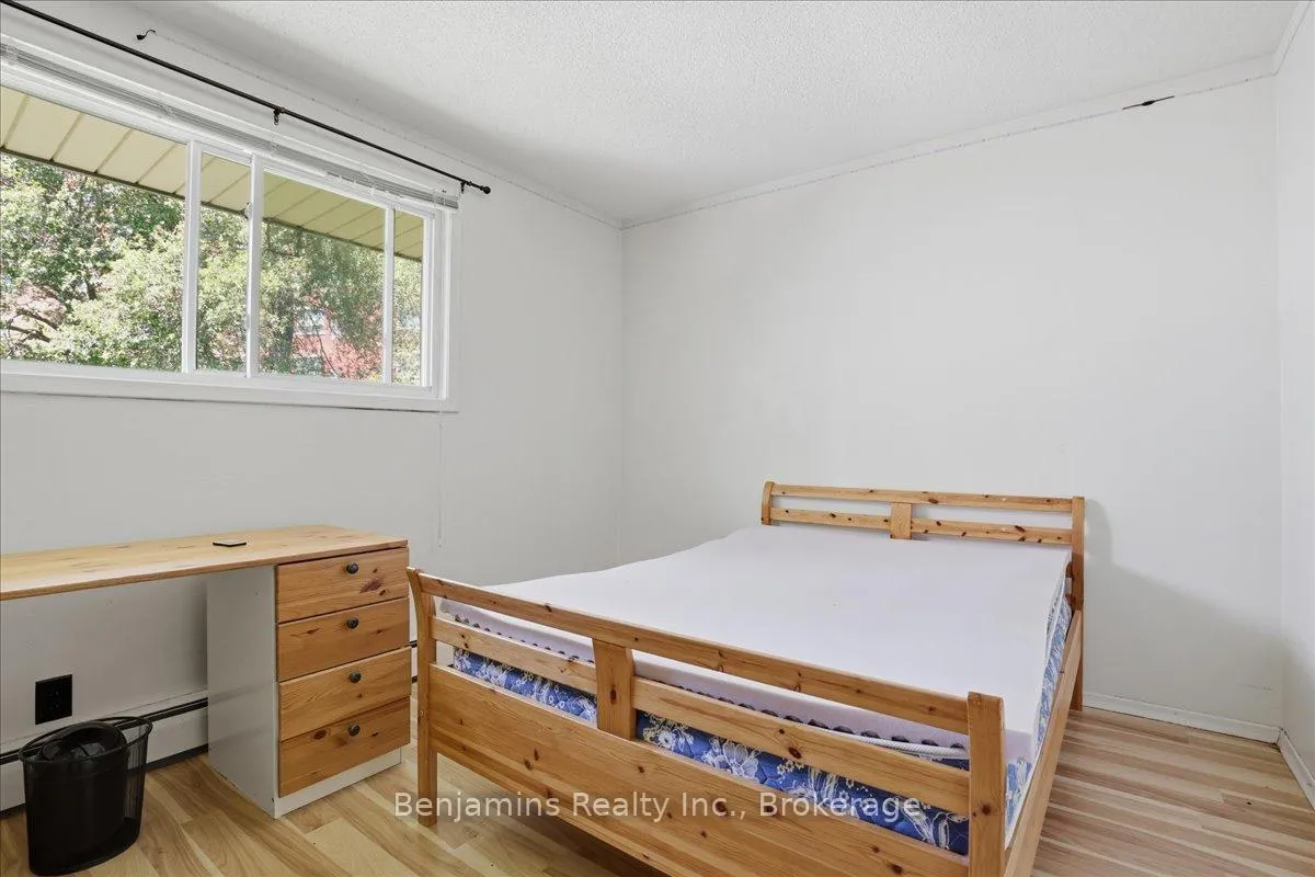 Photo 33 of 119 Regina Street N, Waterloo, Beechwood/University — HOMEH