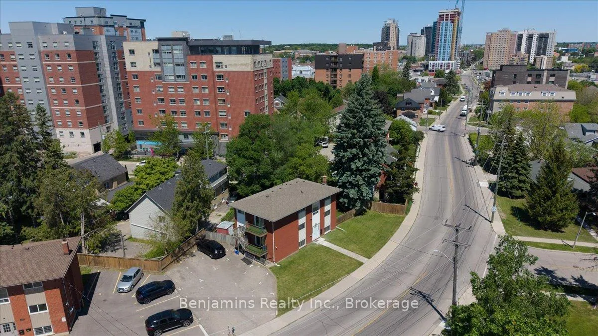 Photo 37 of 119 Regina Street N, Waterloo, Beechwood/University — HOMEH