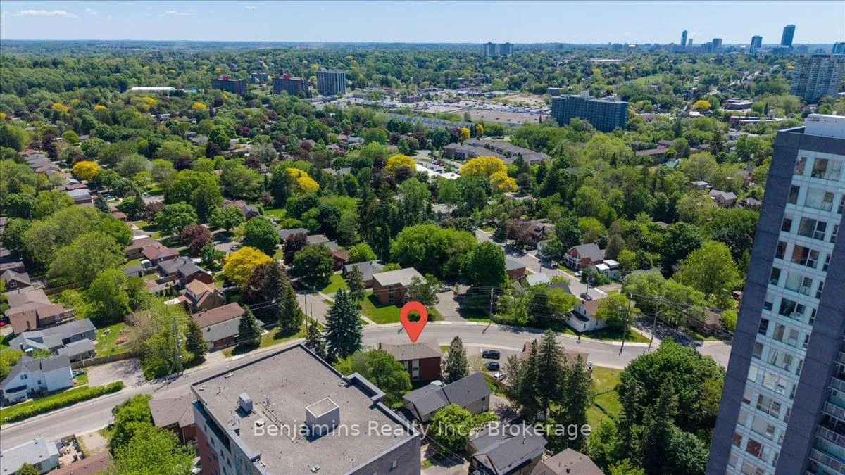 Photo 40 of 119 Regina Street N, Waterloo, Beechwood/University — HOMEH