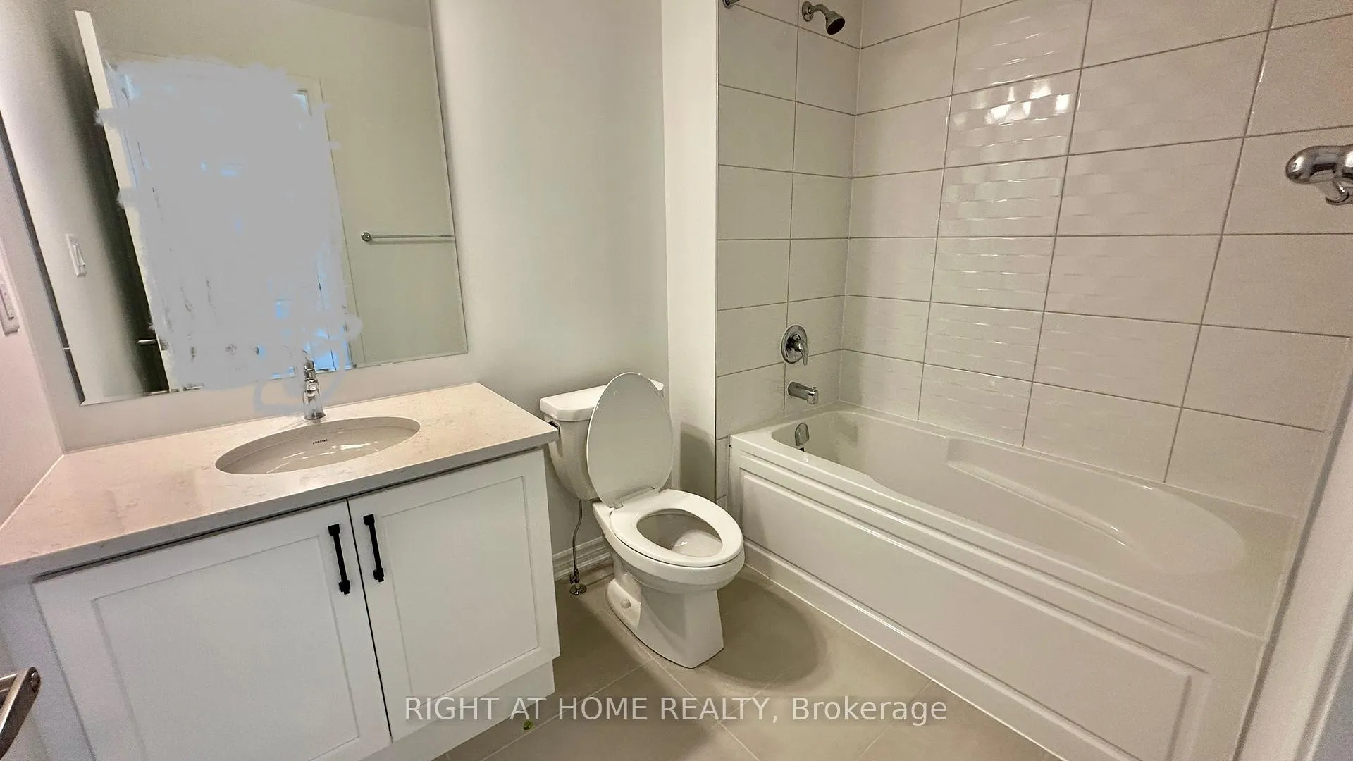 Photo 20 of 8 Walcott Crescent, Brampton, Northwest Brampton — HOMEH
