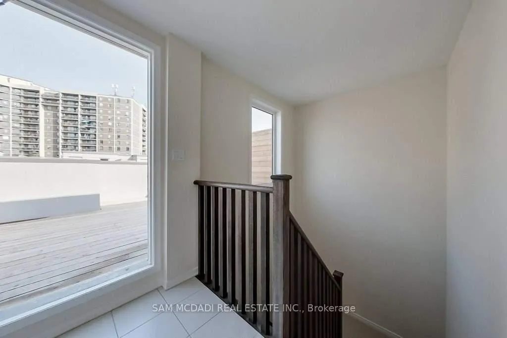 Photo 7 of Unit 33, 22 Applewood Lane, Etobicoke, Etobicoke West Mall — HOMEH