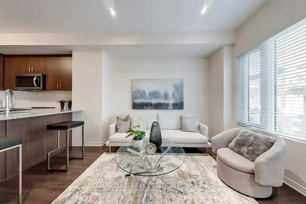 Photo 10 of Unit 33, 22 Applewood Lane, Etobicoke, Etobicoke West Mall — HOMEH