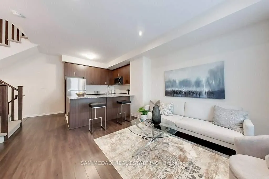 Photo 11 of Unit 33, 22 Applewood Lane, Etobicoke, Etobicoke West Mall — HOMEH