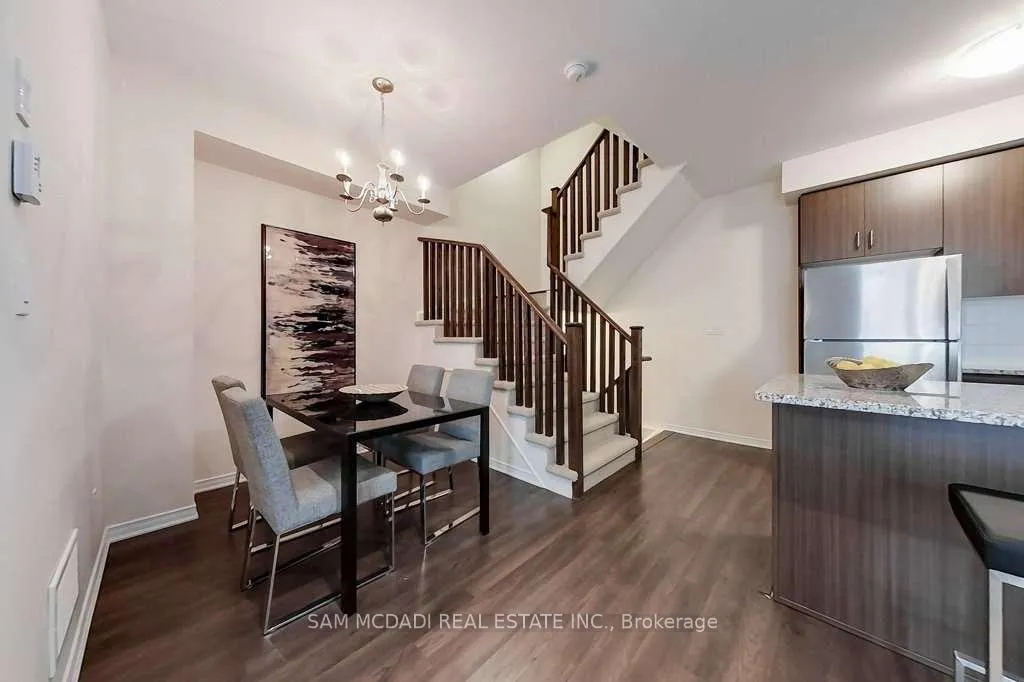 Photo 14 of Unit 33, 22 Applewood Lane, Etobicoke, Etobicoke West Mall — HOMEH
