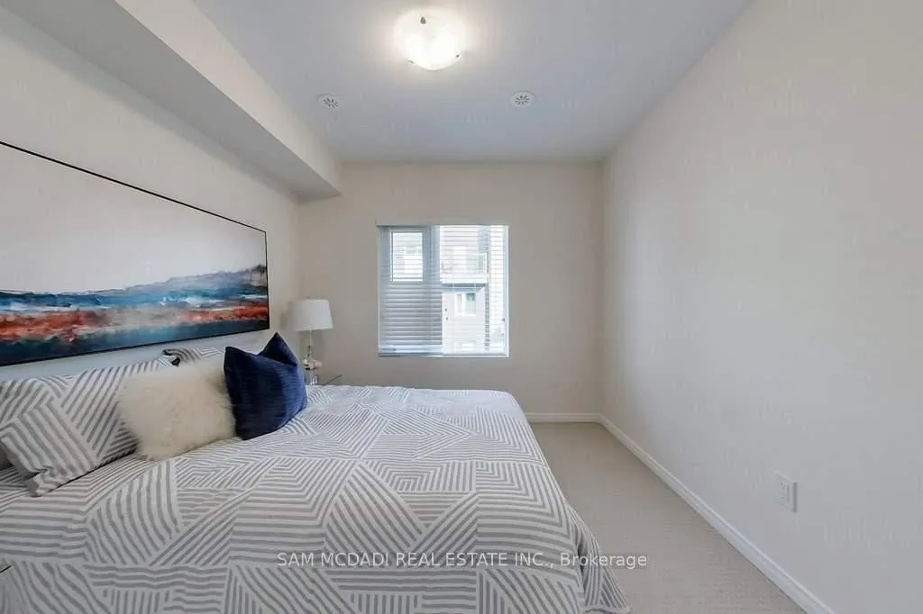 Photo 23 of Unit 33, 22 Applewood Lane, Etobicoke, Etobicoke West Mall — HOMEH