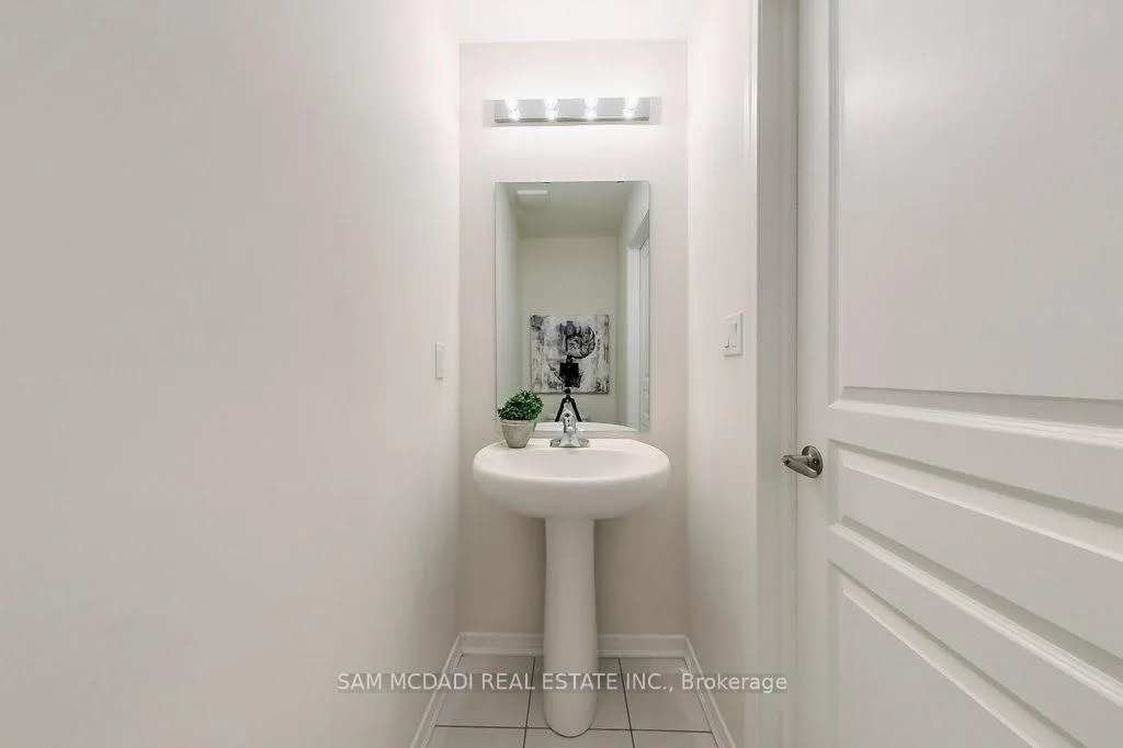 Photo 29 of Unit 33, 22 Applewood Lane, Etobicoke, Etobicoke West Mall — HOMEH