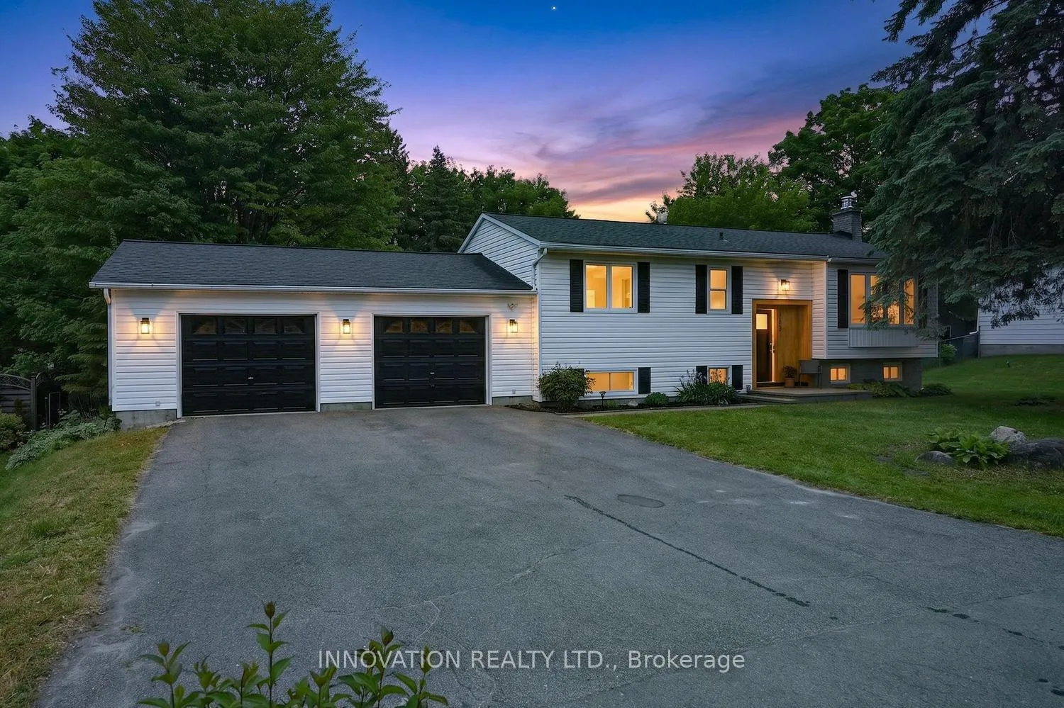 Front of 6535 Rideau Valley Drive N