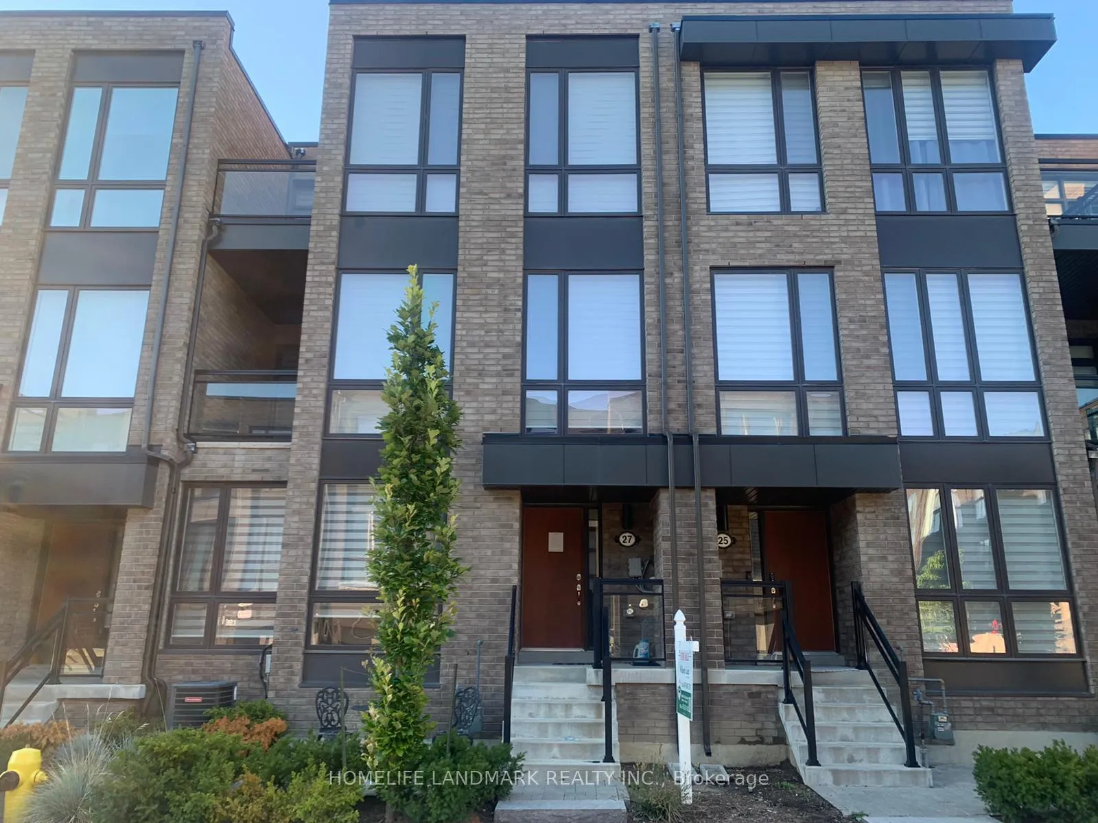 Photo 1 of 27 Thorncrest Drive, Vaughan, Patterson — HOMEH