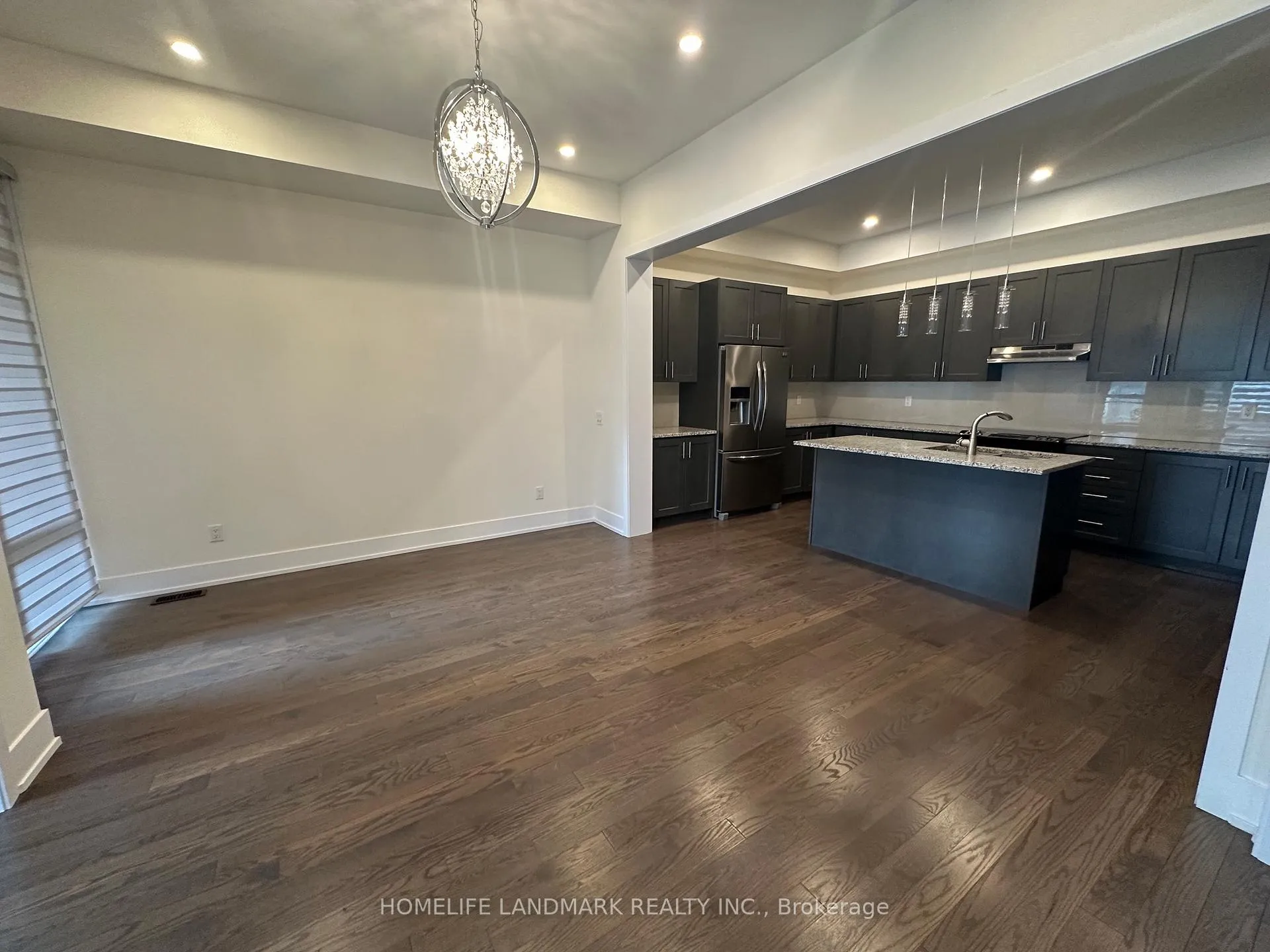 Photo 5 of 27 Thorncrest Drive, Vaughan, Patterson — HOMEH