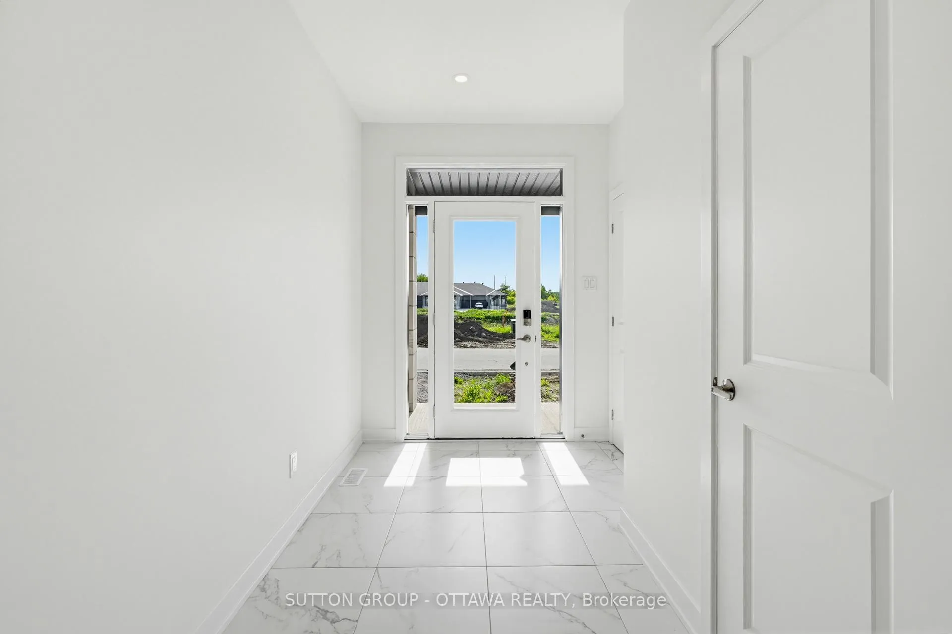 Photo 2 of 144 Big Dipper Street, Ottawa, Riverside South/Gloucester Glen — HOMEH