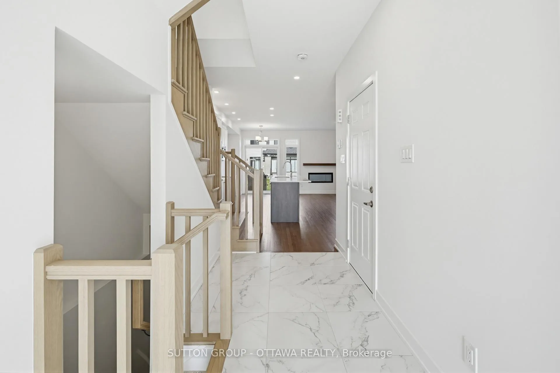 Photo 3 of 144 Big Dipper Street, Ottawa, Riverside South/Gloucester Glen — HOMEH