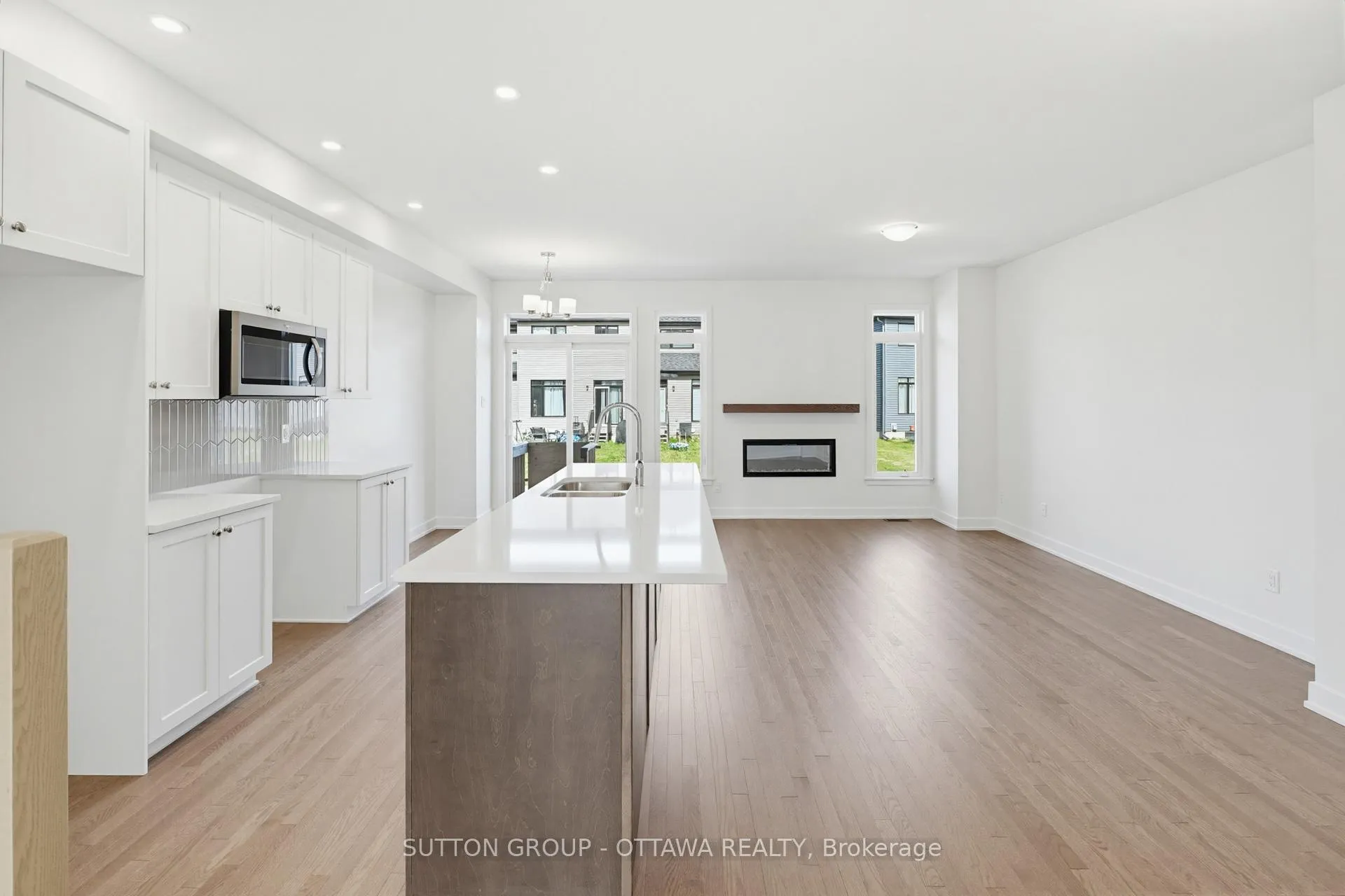 Photo 5 of 144 Big Dipper Street, Ottawa, Riverside South/Gloucester Glen — HOMEH