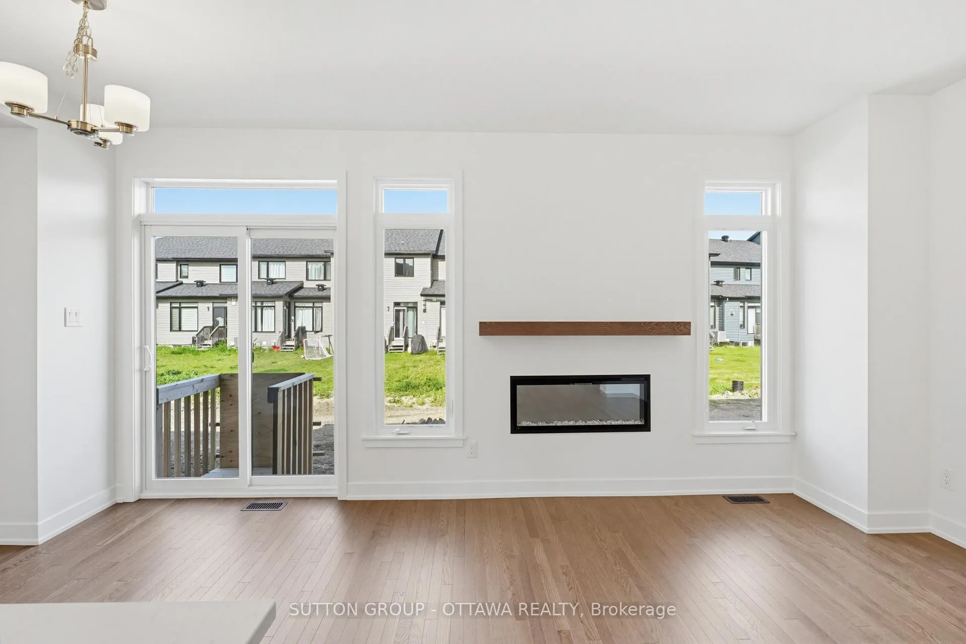 Photo 11 of 144 Big Dipper Street, Ottawa, Riverside South/Gloucester Glen — HOMEH
