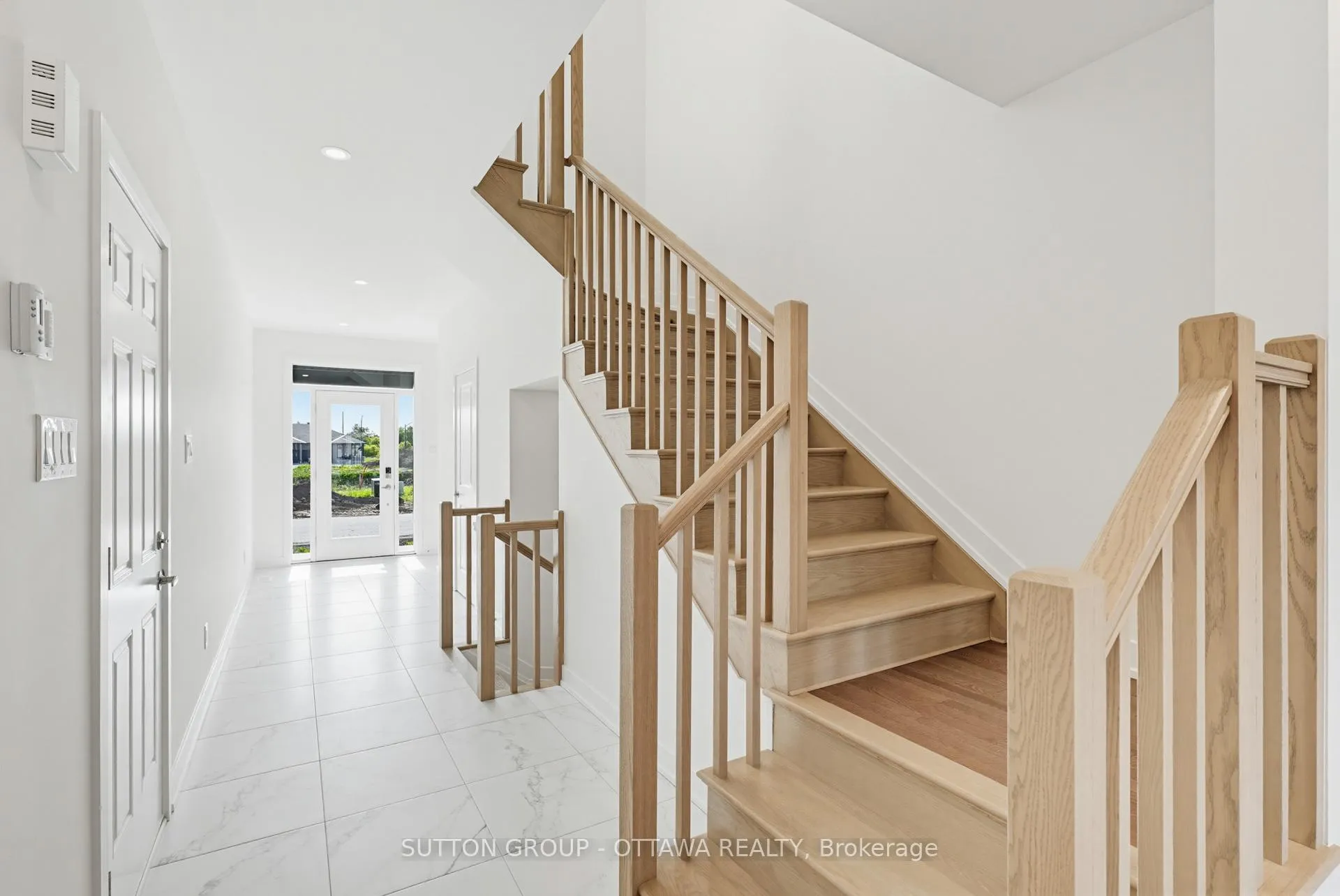 Photo 14 of 144 Big Dipper Street, Ottawa, Riverside South/Gloucester Glen — HOMEH