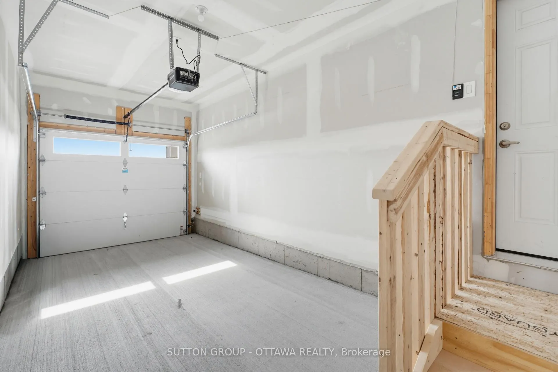 Photo 31 of 144 Big Dipper Street, Ottawa, Riverside South/Gloucester Glen — HOMEH