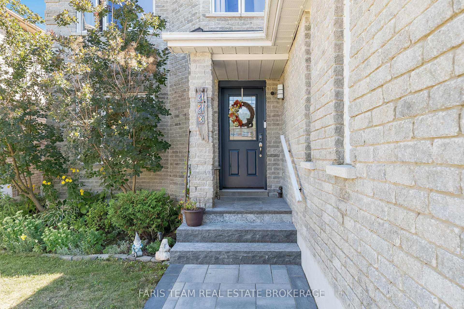 Photo 4 of 113 Ruffet Drive, Barrie, Edgehill Drive — HOMEH