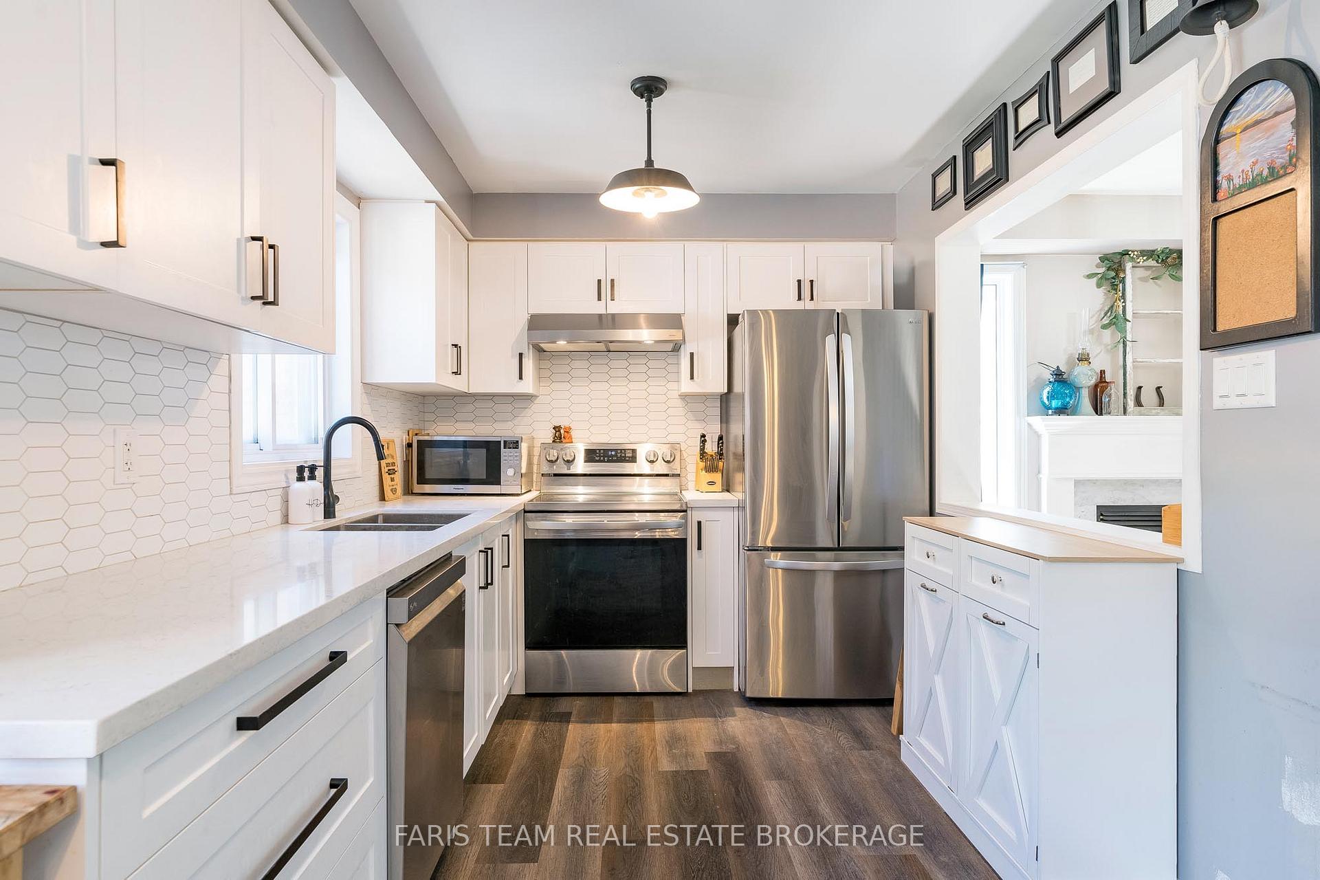 Photo 7 of 113 Ruffet Drive, Barrie, Edgehill Drive — HOMEH