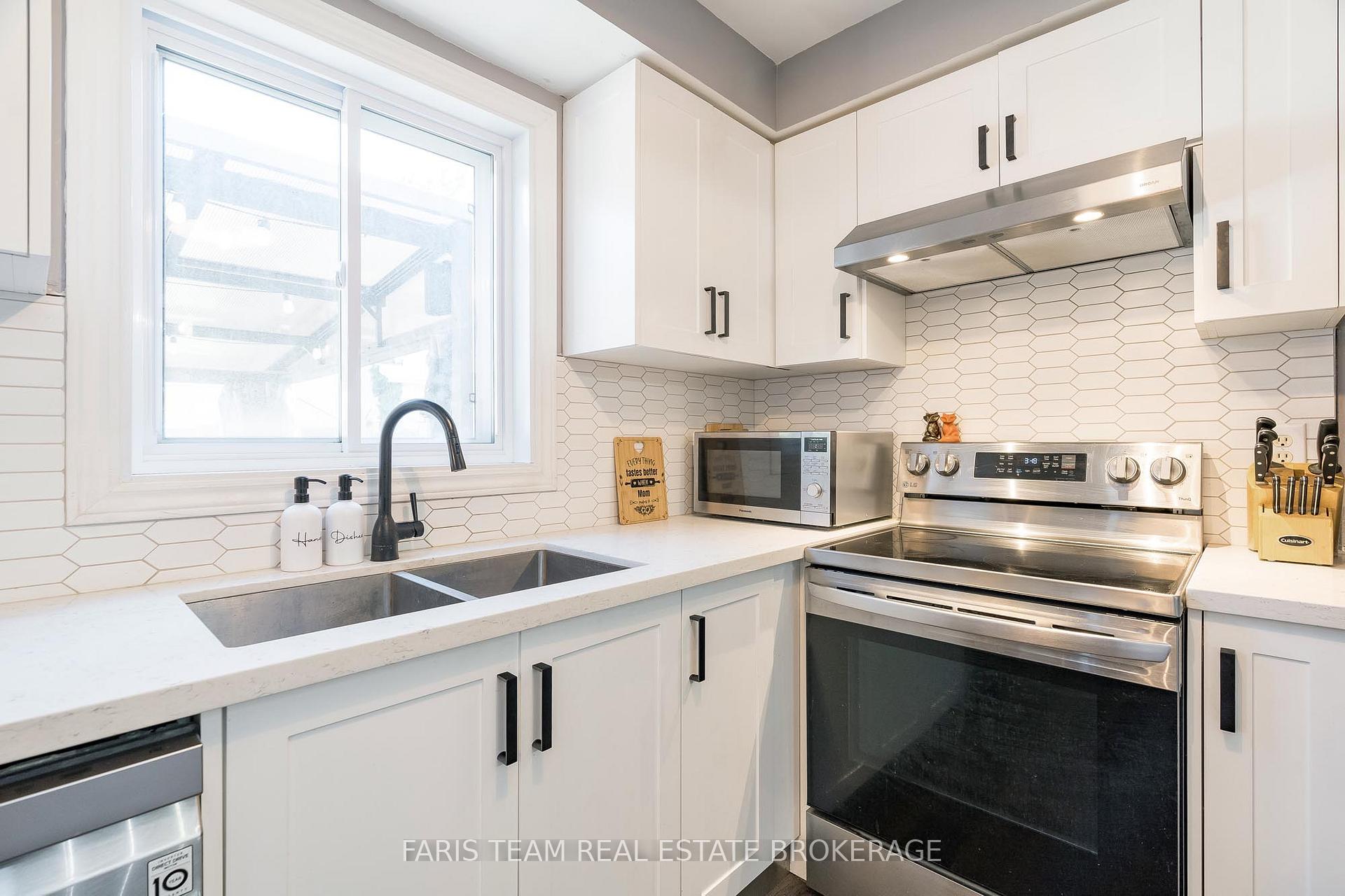 Photo 8 of 113 Ruffet Drive, Barrie, Edgehill Drive — HOMEH