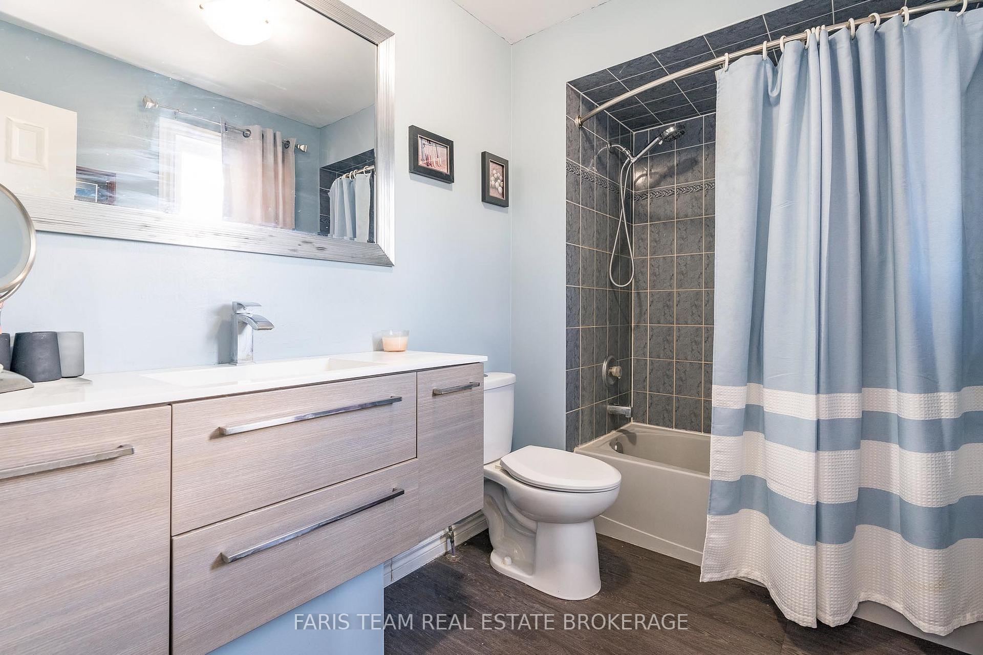Photo 19 of 113 Ruffet Drive, Barrie, Edgehill Drive — HOMEH